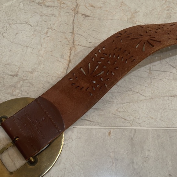 Cold water creek genuine leather belt large buckle size large worn once - Picture 4 of 6